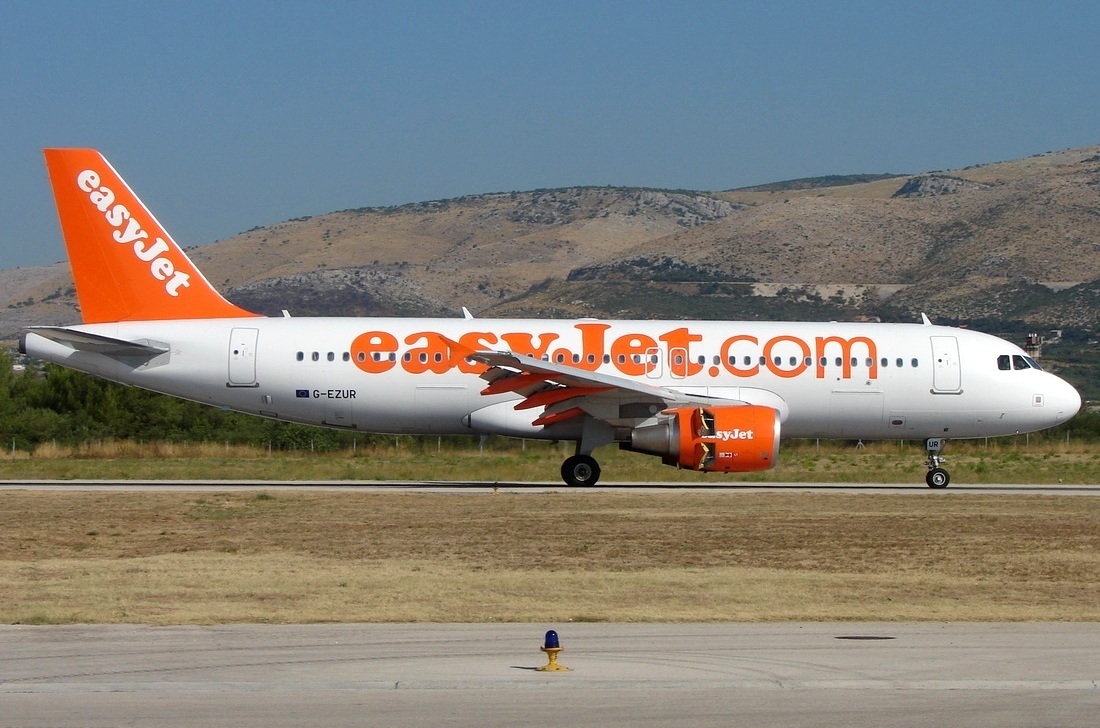 A320-214 EasyJet Airline G-EZUR Split_Resnik (SPU/LDSP) August_04_2012