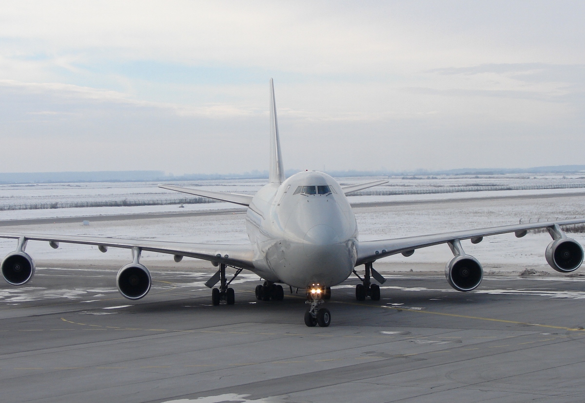 B747-4R7F/SCD Slik Way Airlines (Cargolux) LX-PCV Osijek_Klisa December_22_2009