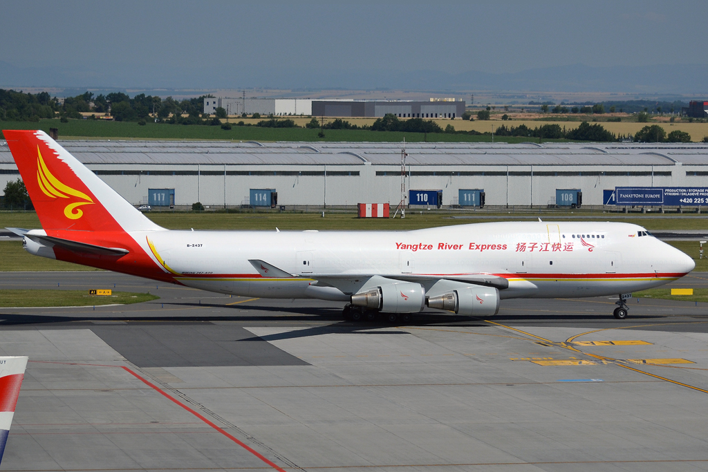 B747-481/BDSF Yangtze River Express B-2437 Prague_Ruzyne  (PRG/LKPR) July_09_2011