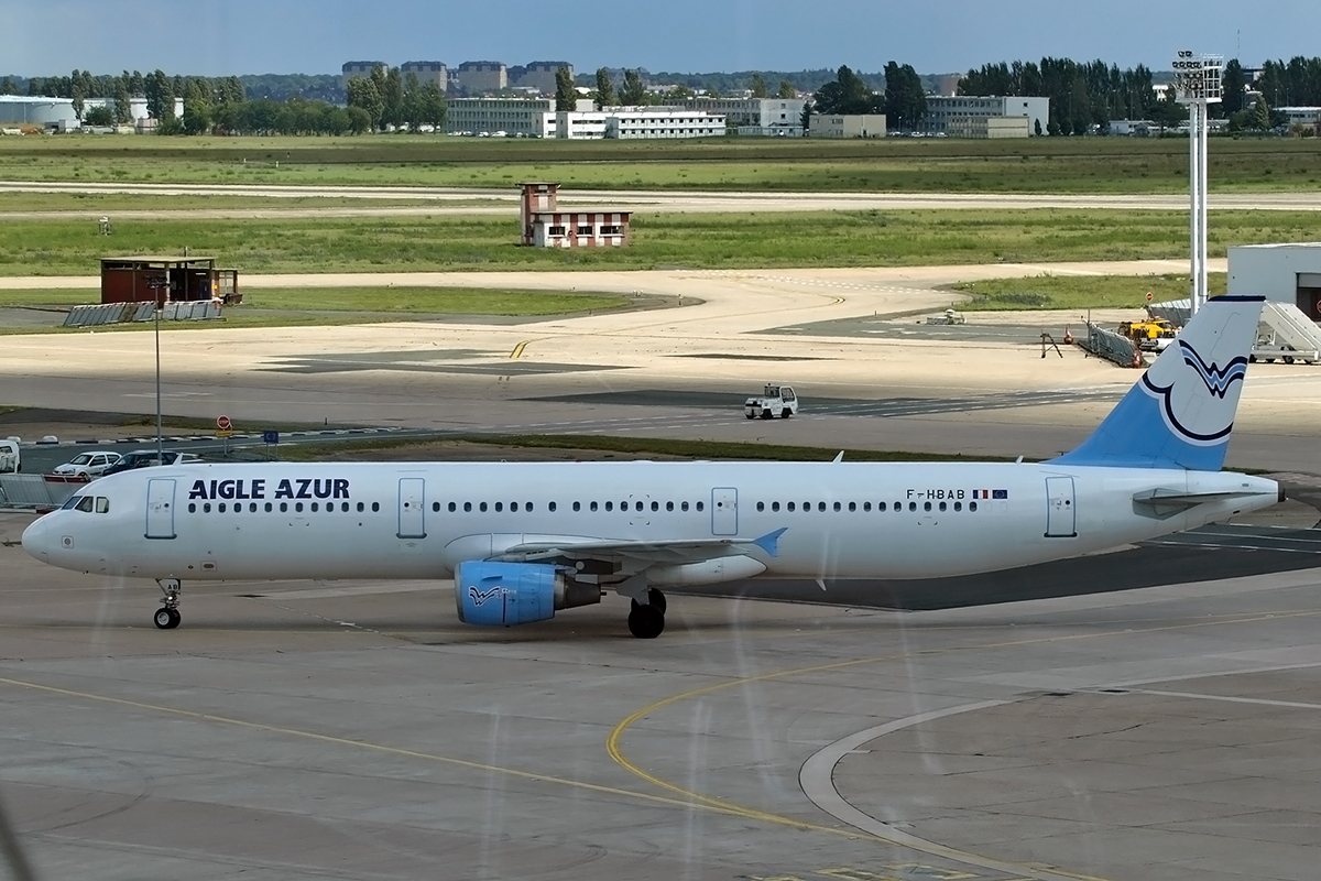 A321-211 Aigle Azur F-HBAB Paris_Orly June_25_2007