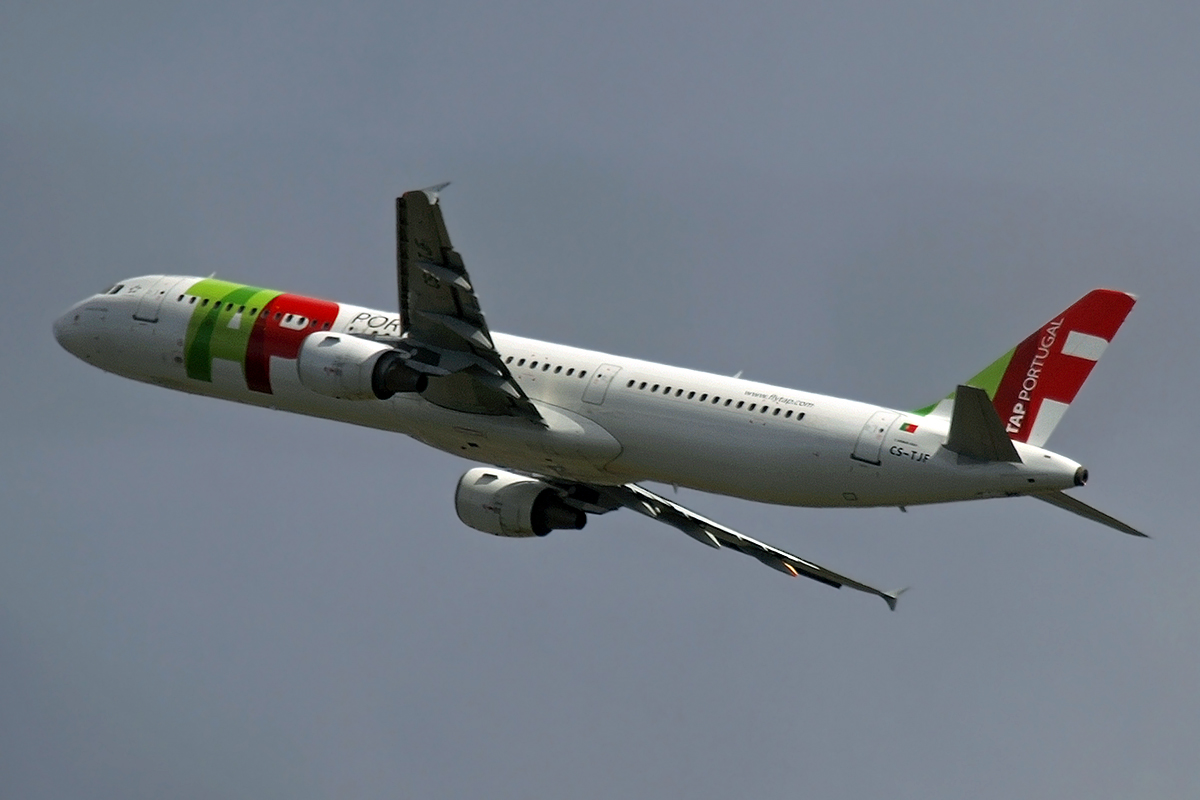 A321-211 TAP Air Portugal CS-TJF Amsterdam_Schiphol March_19_2008