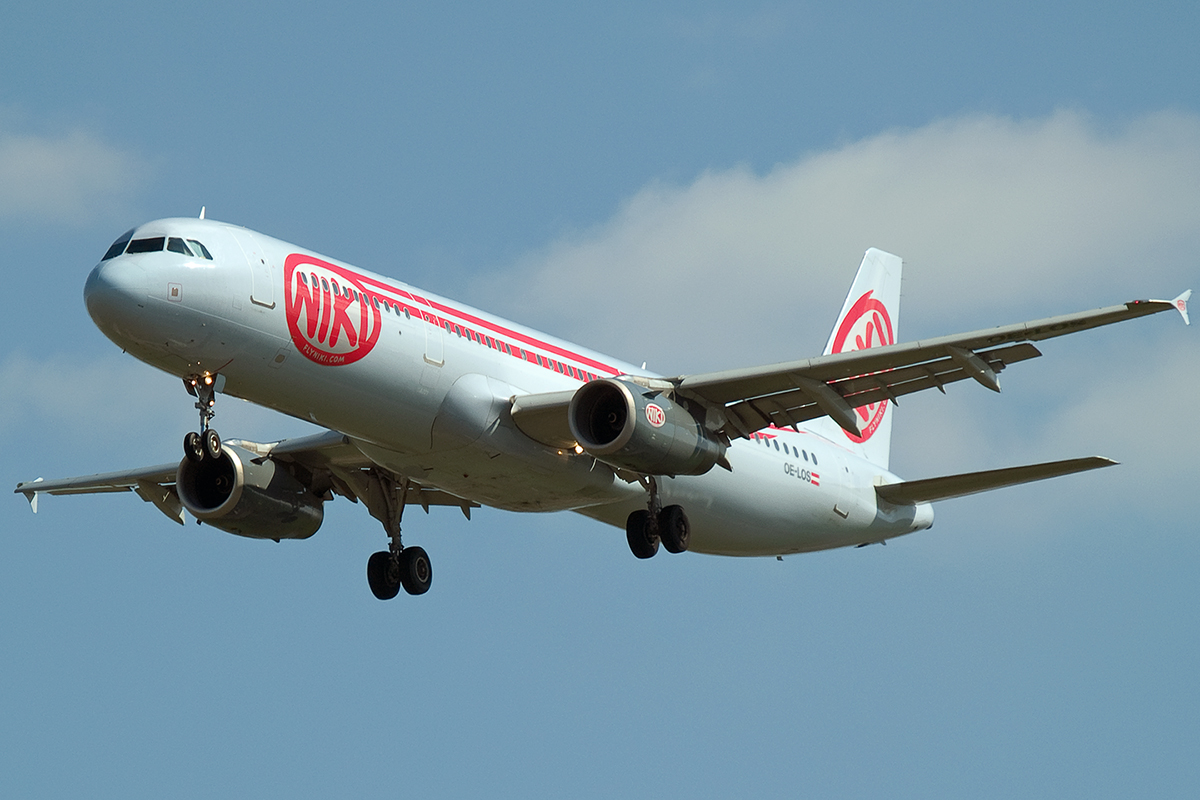 A321-231 Niki OE-LOS Wien_Schwechat April_8_2007