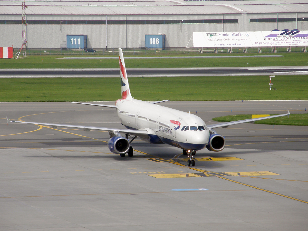 A321-231 British Airways G-EUXI Prague_Ruzyne July_02_2009