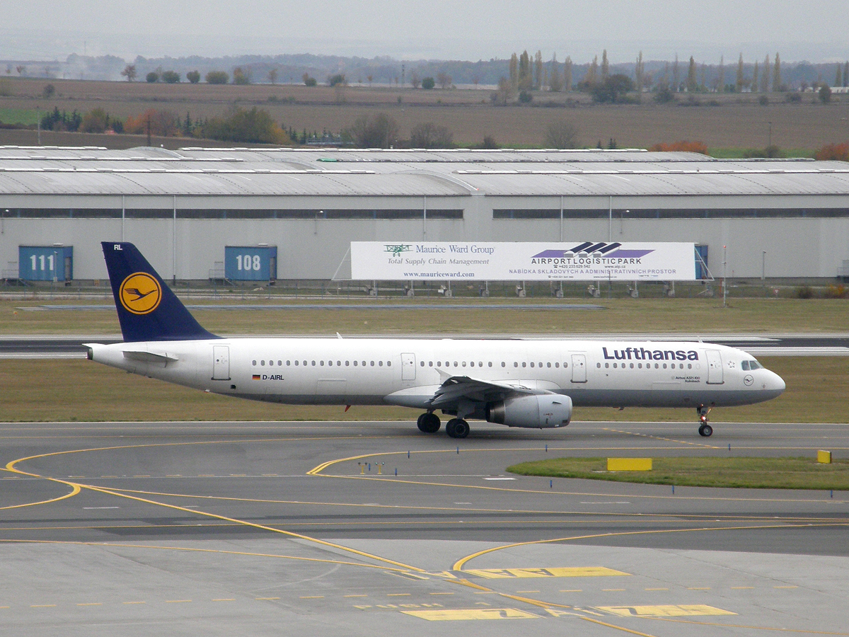 A321-131 Lufthansa D-AIRL Prague_Ruzyne October_28_2009