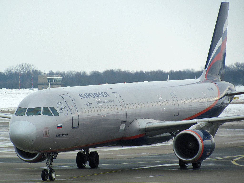 A321-211 Aeroflot VP-BWP Berlin_Schönefeld February_1_2010