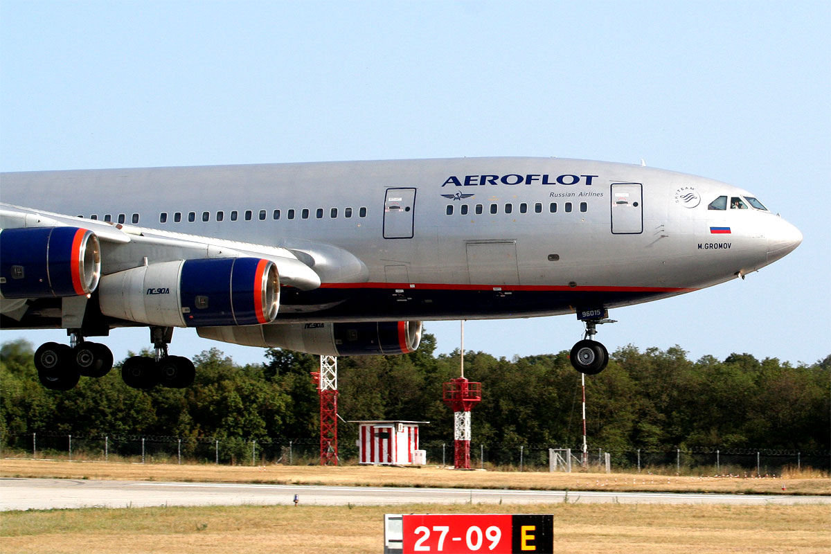 Ilyushin IL-96-300 Aeroflot RA-96015 Pula (LDPL/PUY) July_14_2012