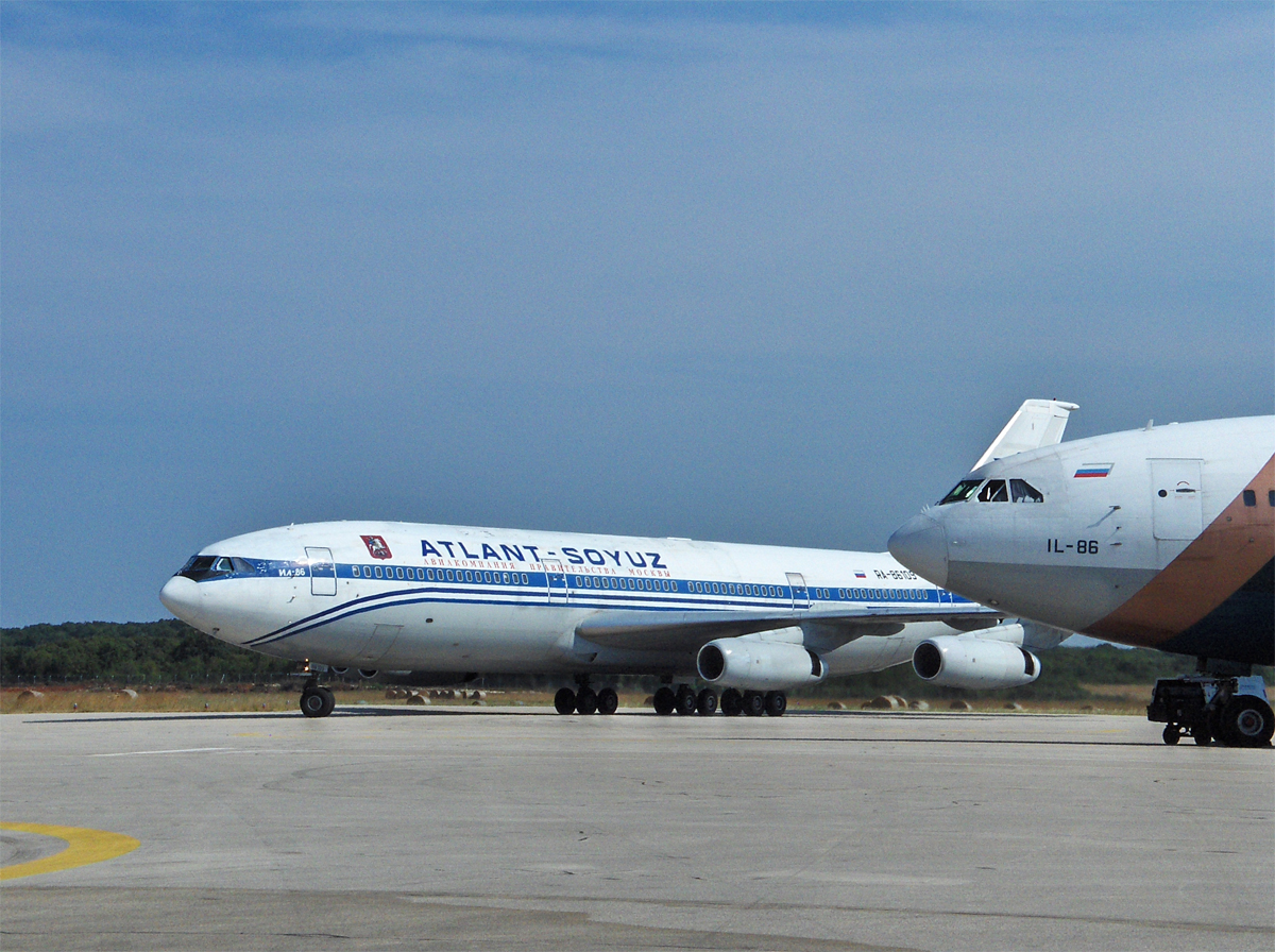 Ilyushin Il-86 Atlant-Soyuz Airlines RA-86109 Pula (PUY/LDPL) September_1_2007