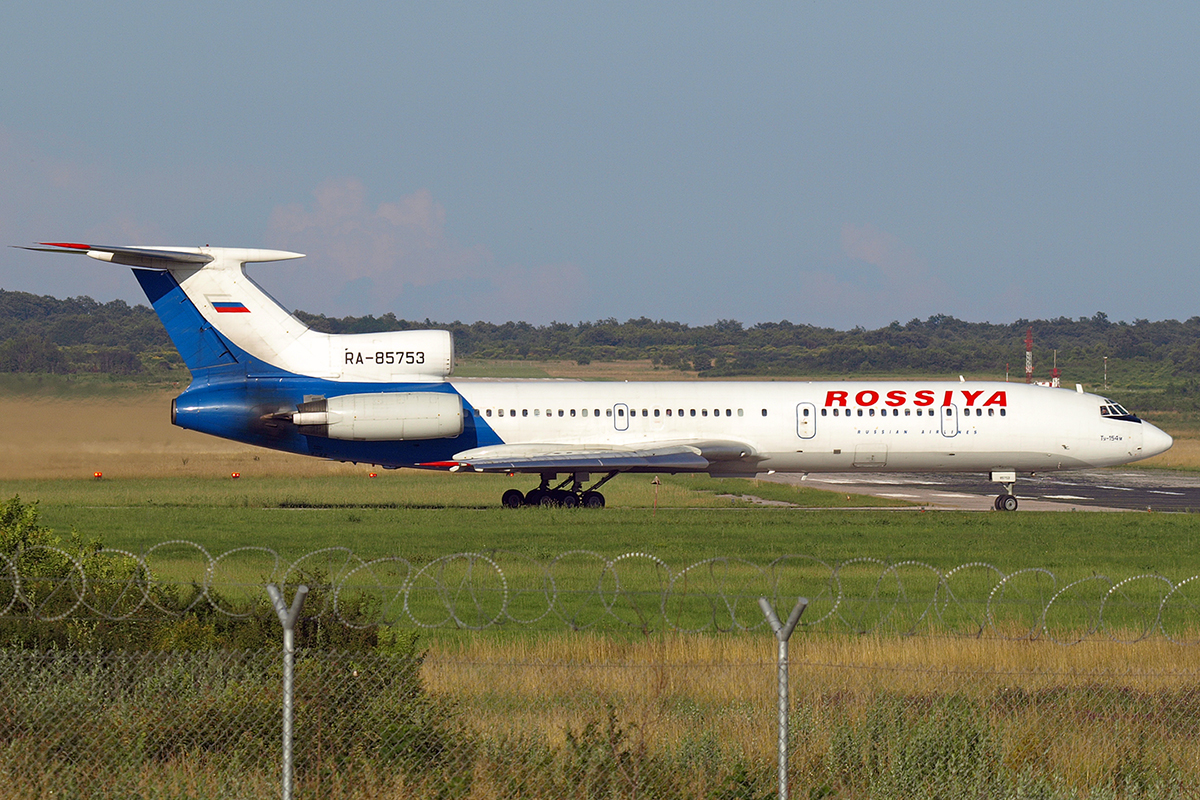 Tupolev Tu-154M Rossiya Russian Airlines RA-85753 Pula (PUY/LDPL) June_16_2007