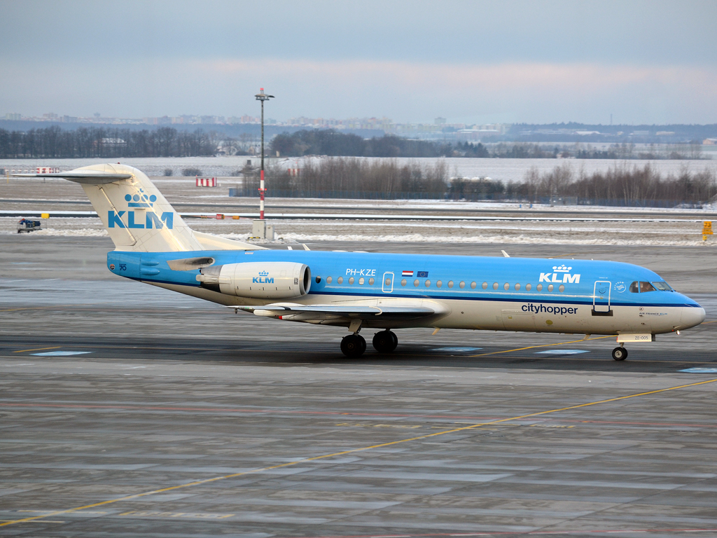 Fokker 70 (F-28-0070) KLM Cityhopper PH-KZE Prague_Ruzyne (PRG/LKPR) January_12_2013