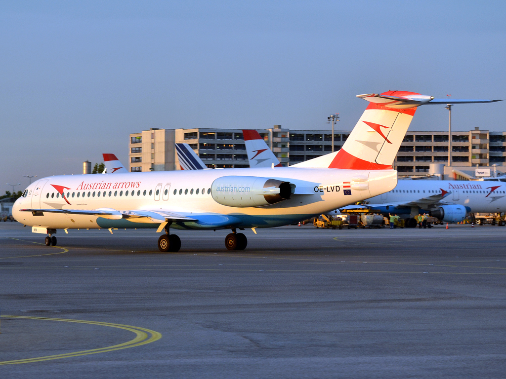 Fokker 100 (F-28-0100) Austrian Arrows (Tyrolean Airways) OE-LVD Vienna_Schwechat (VIE/LOWW) August_14_2011