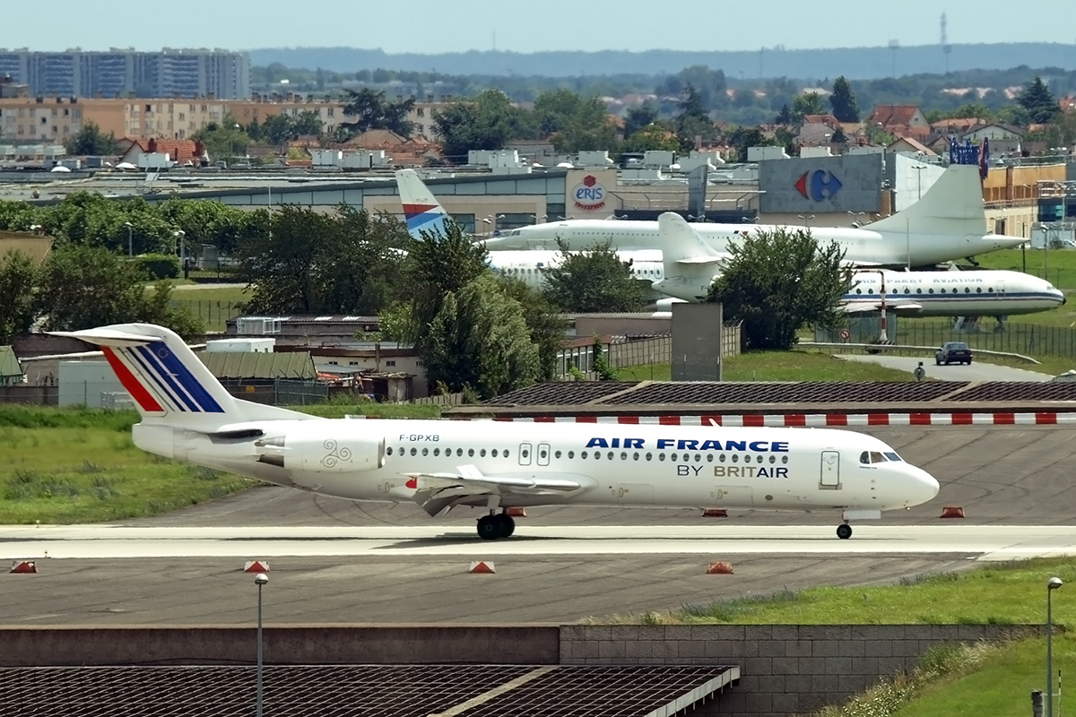 Fokker 100 (F-28-0100) Air France (Brit Air) F-GPXB Paris_Orly_Sud June_25_2007