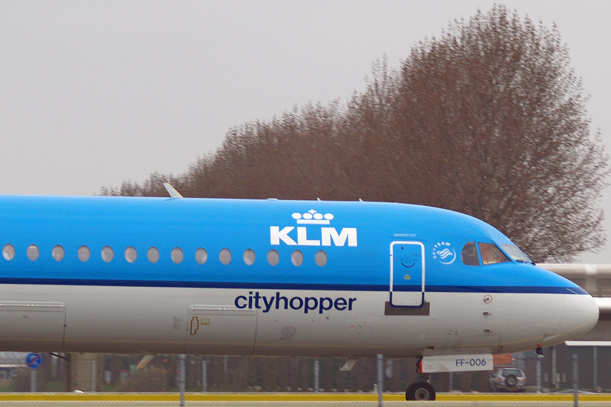 Fokker 100 (F-28-0100) KLM Cityhopper PH-OFF Amsterdam Schiphol April_20_2006