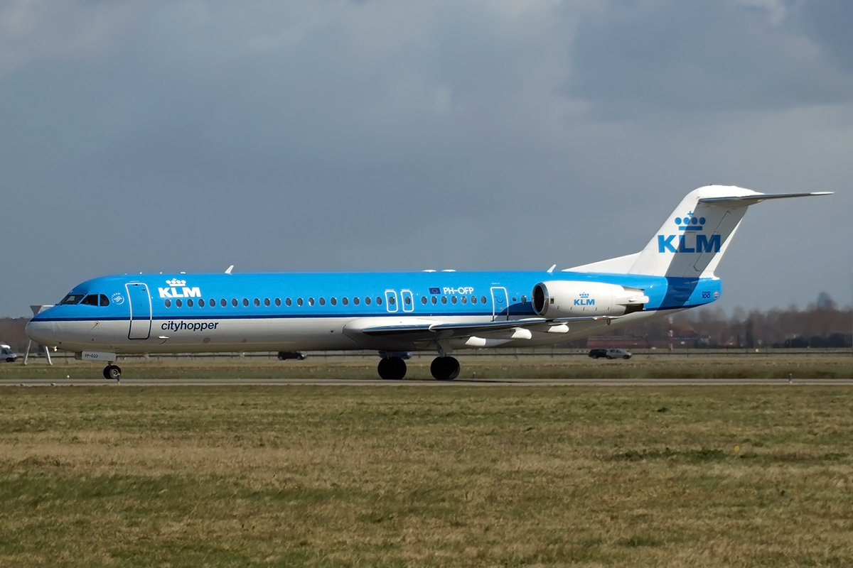 Fokker 100 (F-28-0100) KLM Cityhopper PH-KFP Amsterdam_Schiphol March_19_2008