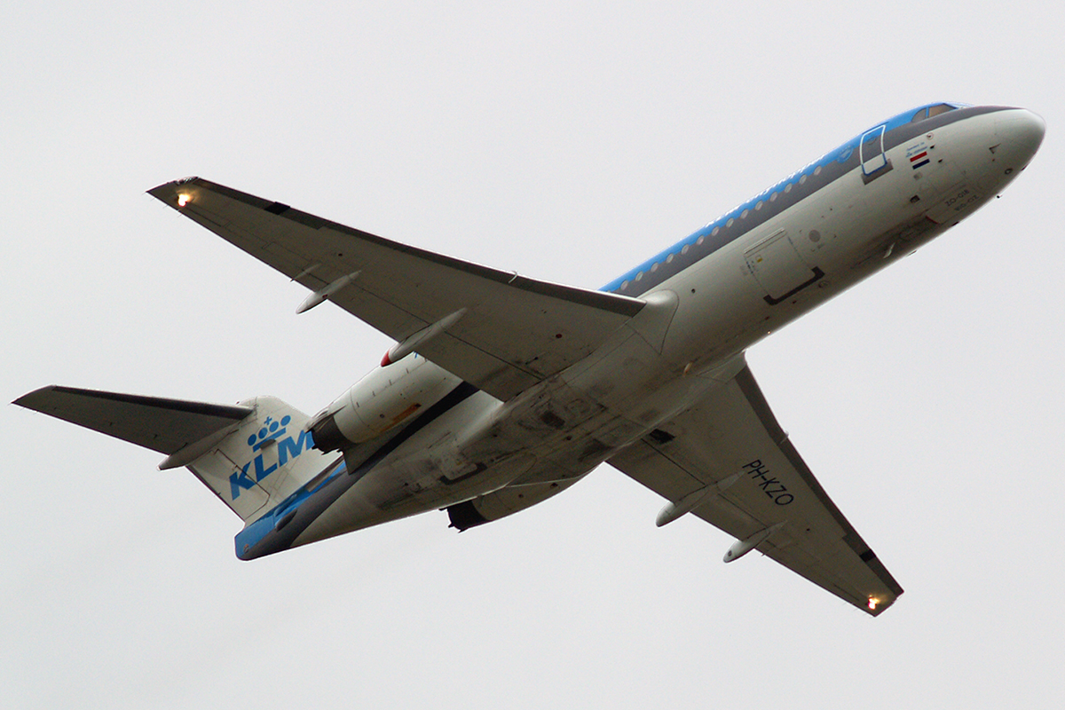 Fokker 70 (F-28-0070) KLM Cityhopper PH-KZO Amsterdam Schiphol April_15_2006