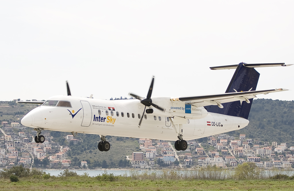 DHC-8-314Q Dash 8 InterSky OE-LIC Split_Resnik April_4_2008