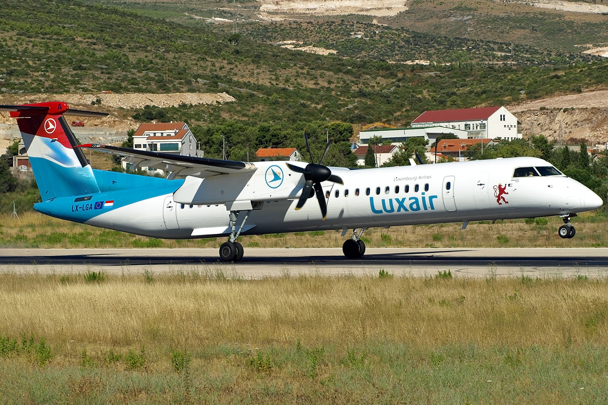 DHC-8-402Q Dash 8 Luxair LX-LGA Split_Resnik August_10_2008