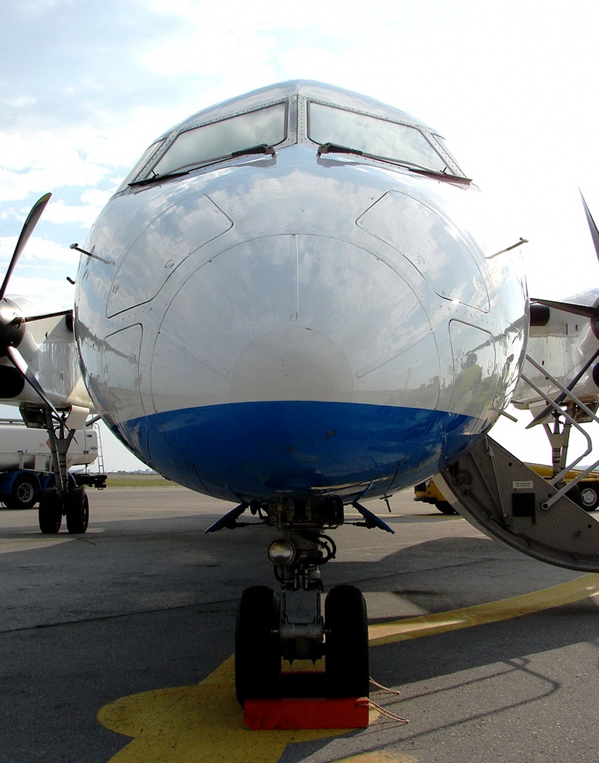 DHC-8-402Q Dash 8 Croatia Airlines 9A-CQB Osijek-Klisa (OSI/LDOS) July_18_2011.