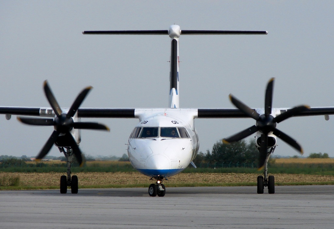 DHC-8-402Q Dash 8 Croatia Airlines 9A-CQB Osijek_Klisa (OSI/LDOS) July_18_2011