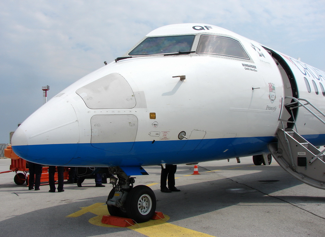 DHC-8-402Q Dash 8 Croatia Airlines 9A-CQF Osijek_Klisa (OSI/LDOS) August_16_2011