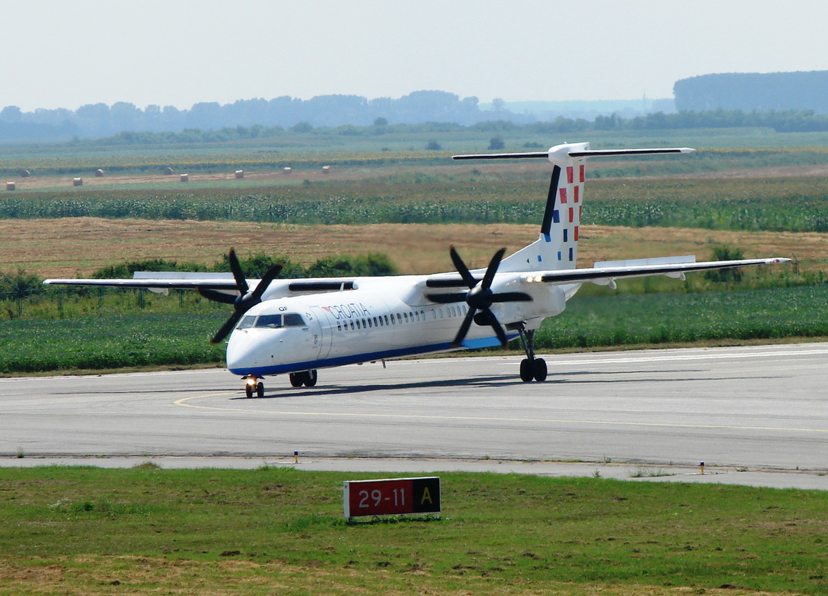 DHC-8-402Q Dash 8 Croatia Airlines 9A-CQF Osijek-Klisa (OSI/LDOS) July_16_2010