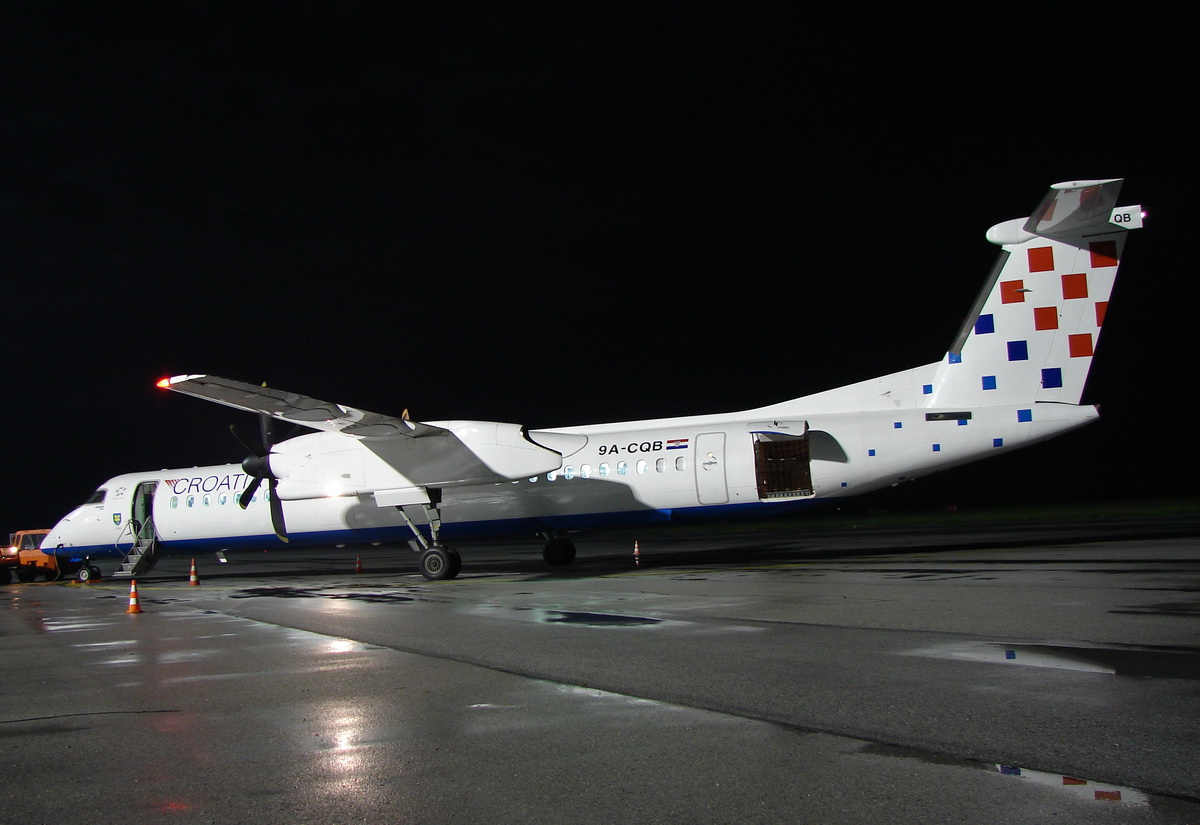 DHC-8-402Q Dash 8 Croatia Airlines 9A-CQB Osijek_Klisa October_24_2010