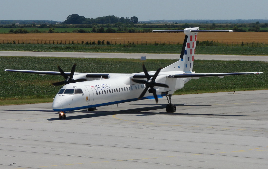 DHC-8-402Q Dash 8 Croatia Airlines 9A-CQE Osijek-Klisa (OSI/LDOS) July_17_2012.