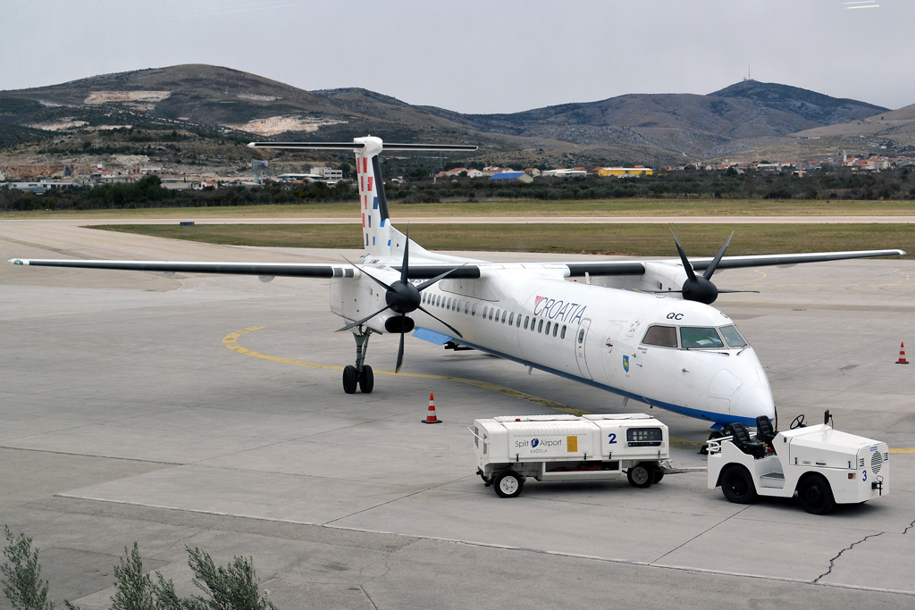 DHC-8-402Q Dash 8 Croatia Airlines 9A-CQC Split_Resnik (SPU/LDSP) February_26_2012