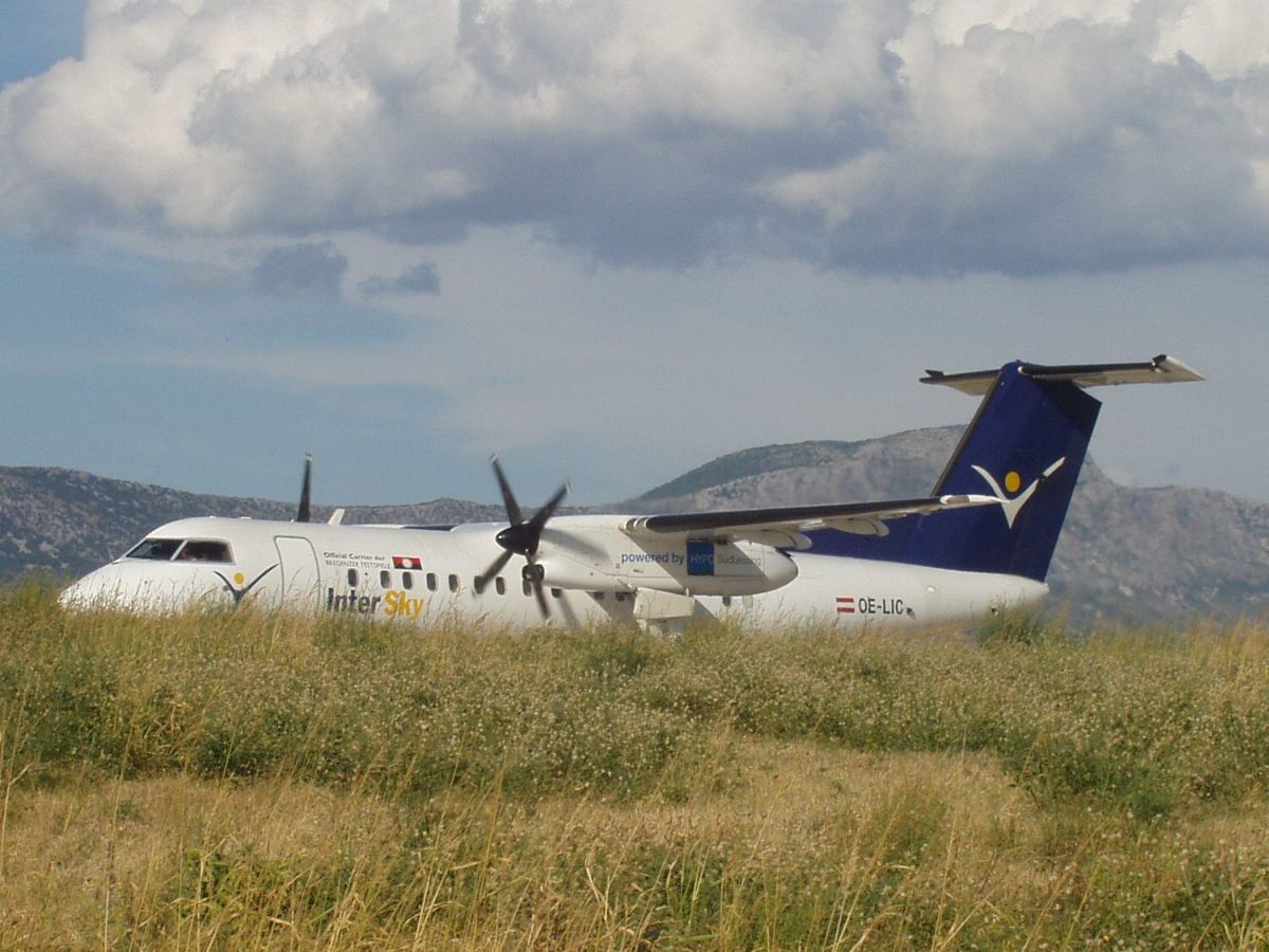 DHC-8-314Q Dash 8 InterSky OE-LIC Split_Resnik August_9_2008