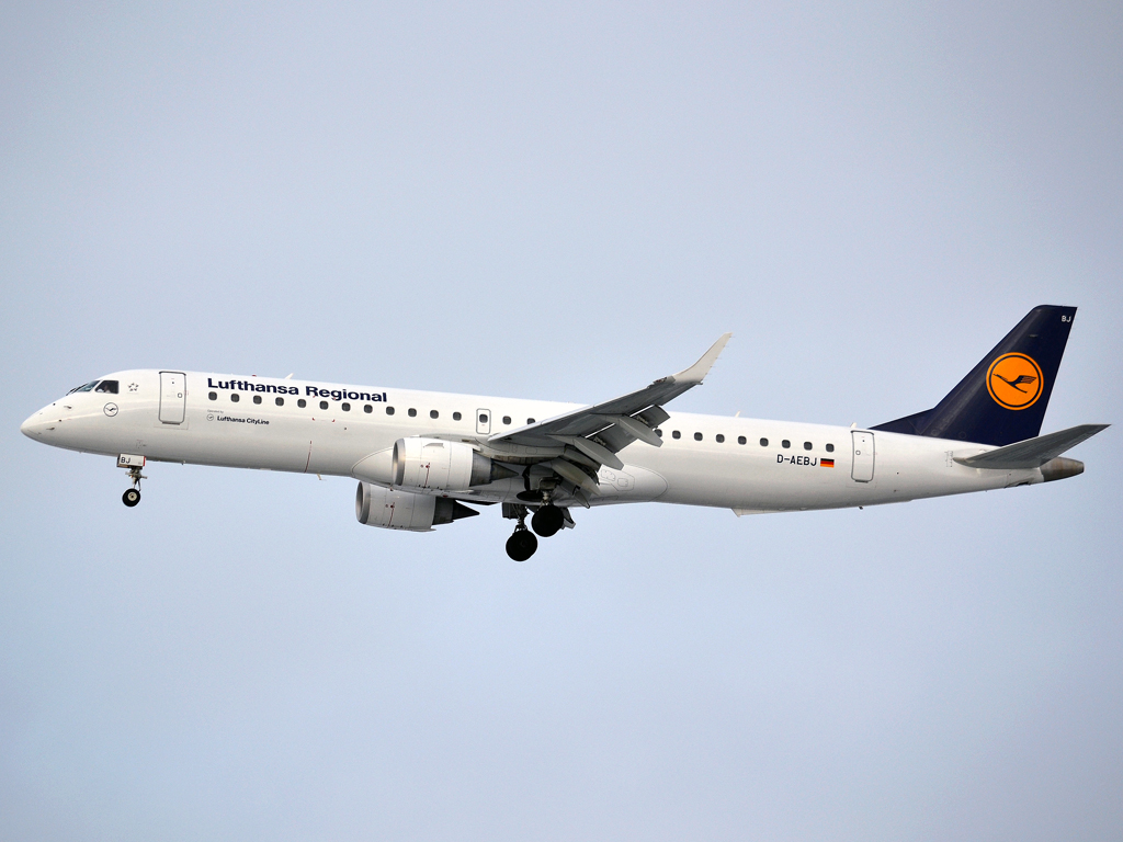 ERJ-195-200LR Lufthansa Regional (CityLine) D-AEBJ Prague_Ruzyne (PRG/LKPR) December_16_2012