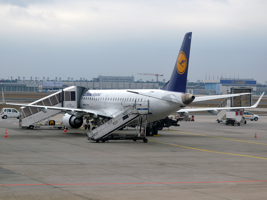 ERJ-190-100LR Lufthansa Regional (CityLine) D-AECA Frankfurt_Main (FRA/EDDF) February_24_2012