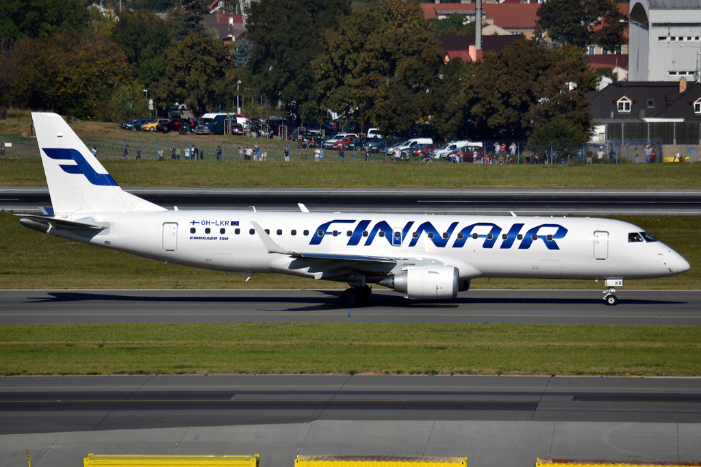 ERJ-190-100LR Finnair OH-LKR Prague_Ruzyne (PRG/LKPR) October_2_2011