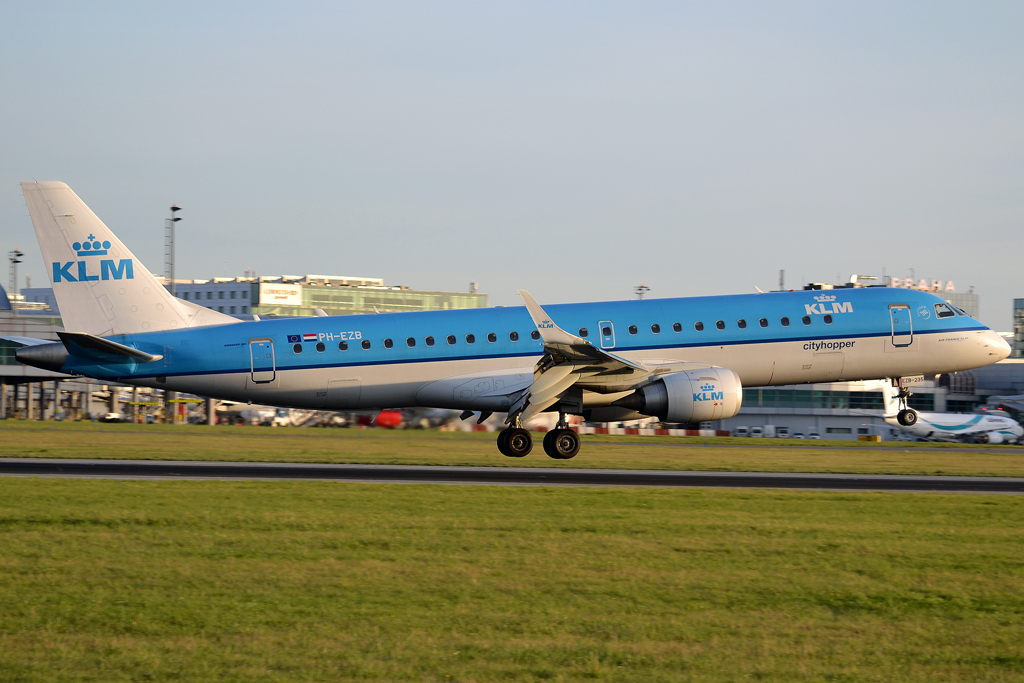 ERJ-190-100LR KLM Cityhopper PH-EZB Prague_Ruzyne (PRG/LKPR) September_21_2012