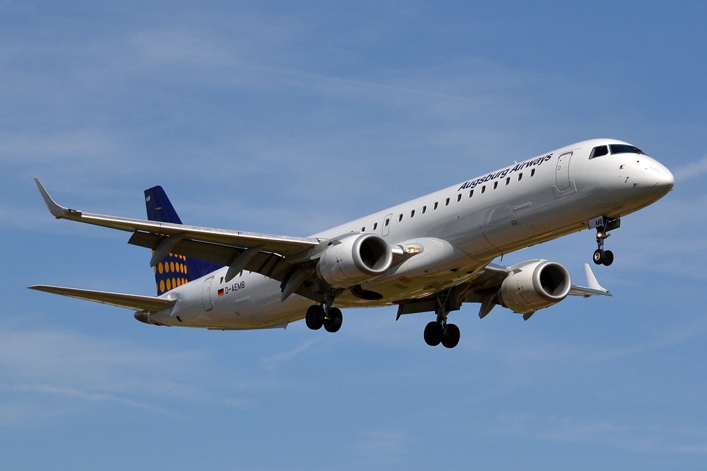 ERJ-195-200LR Lufthansa Regional (Augsburg Airways) D-AEMB Split_Resnik (SPU/LDSP) August_6_2011