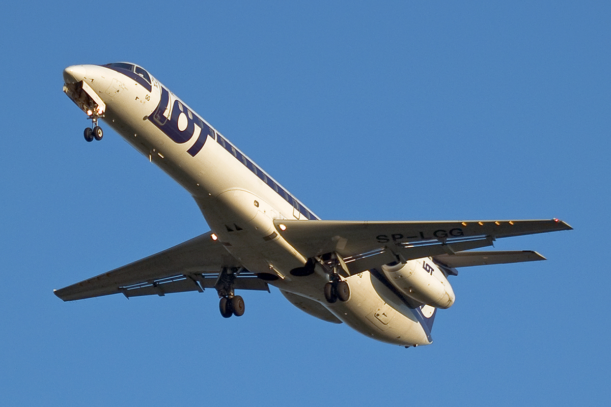 ERJ-145MP LOT Polish Airlines SP-LGG Wien_Schwechat (VIE/LOWW) April_8_2007