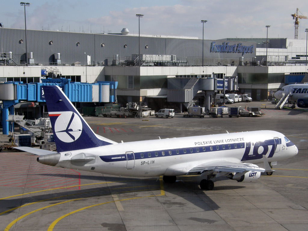 ERJ-175-200LR LOT Polish Airlines SP-LIH Frankfurt_Main (FRA/EDDF) March_08_2010