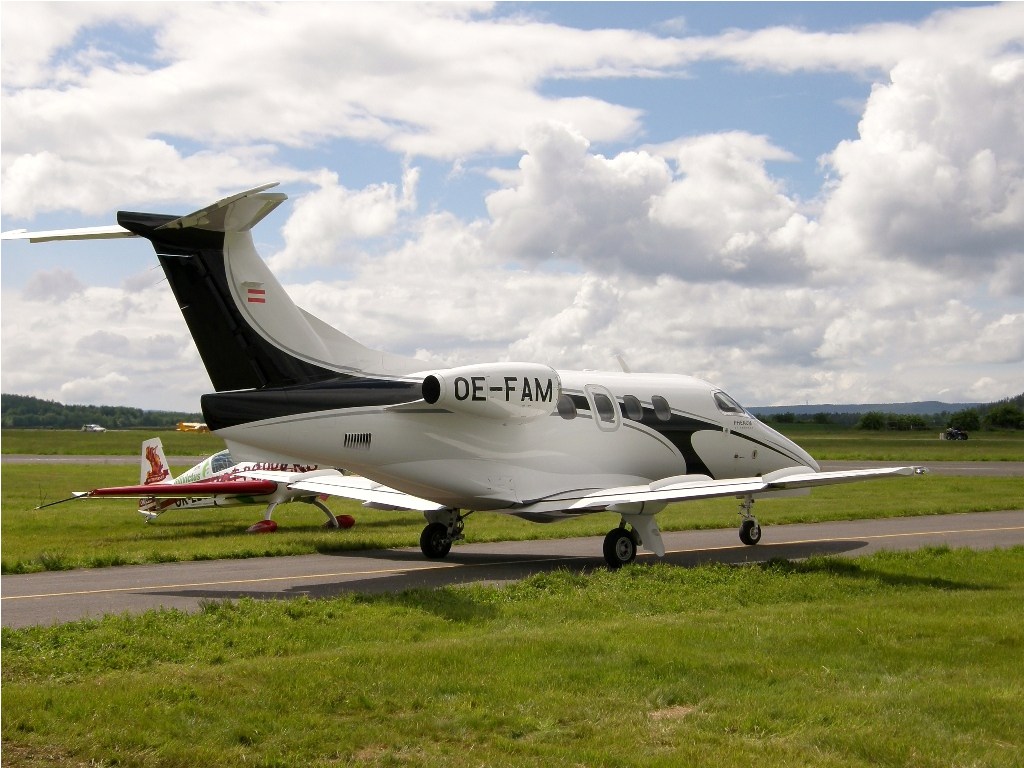 EMB-500 Phenom 100 Untitled OE-FAM Pribram_Dlouha_Lhota (LKPM) May_30_2010