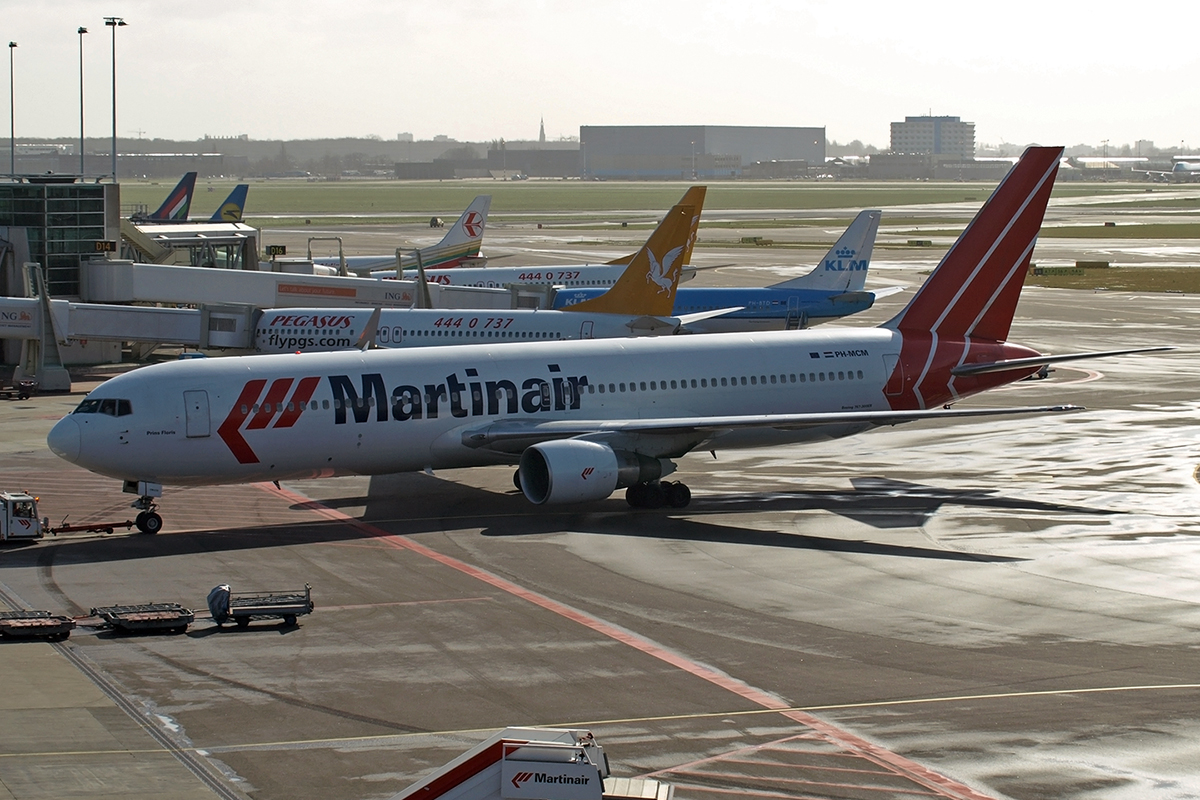 B767-31A/ER Martinair PH-MCM Amsterdam_Schiphol March_29_2008