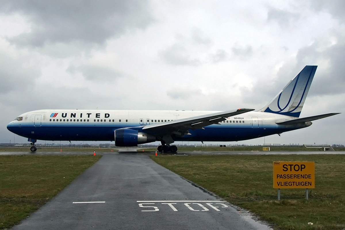 B767-322/ER United Airlines N646UA Amsterdam_Schiphol March_22_2008