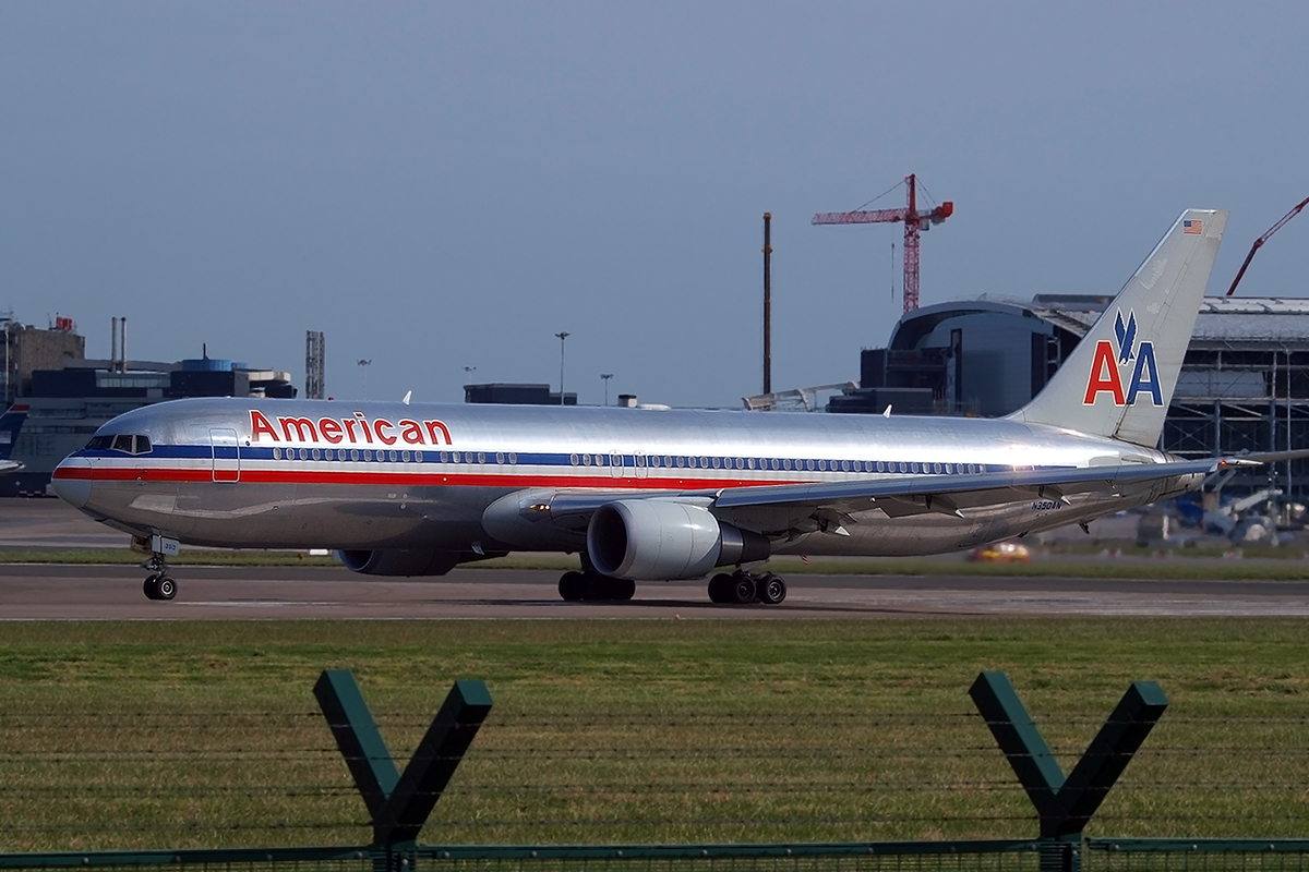 B767-323/ER American Airlines N350AN Dublin_Collinstown April_5_2009