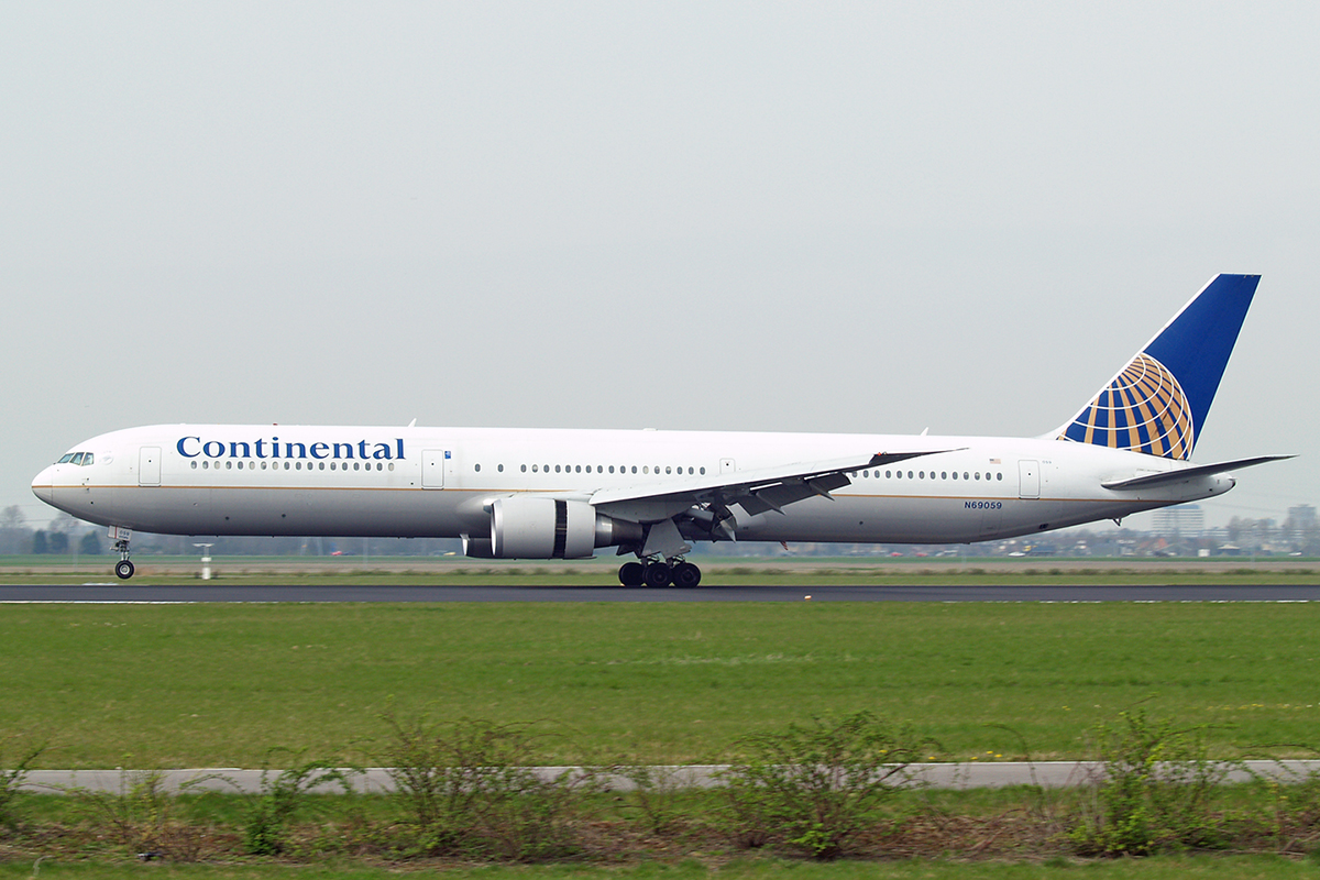 B767-424/ER Continental Airlines N69059 Amsterdam Schiphol April_21_2006