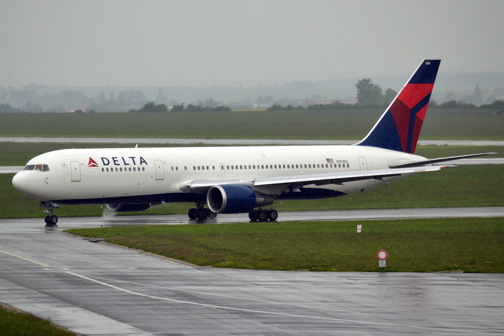 B767-3P6/ER Delta Air Lines N154DL Prague_Ruzyne (PRG/LKPR) June_01_2013