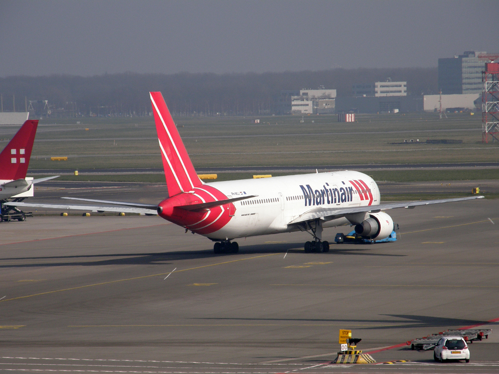 B767-33A/ER Martinair PH-MCJ Amsterdam_Schiphol March_16_2011