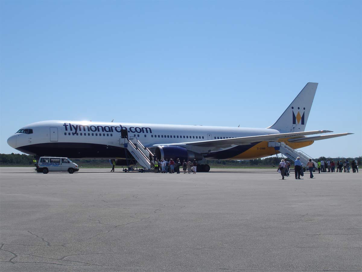 B767-31K/ER Monarch Airlines G-DIMB Pula September_1_2007