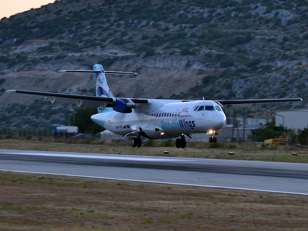 ATR-72-202 Danube Wings OM-VRB Split_Resnik (SPU/LDSP) August_04_2012