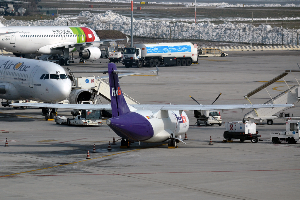 ATR-42-300 Swiftair (FedEx Express) EC-KAI Venice_Marco_Polo (VCE/LIPZ) February_15_2013