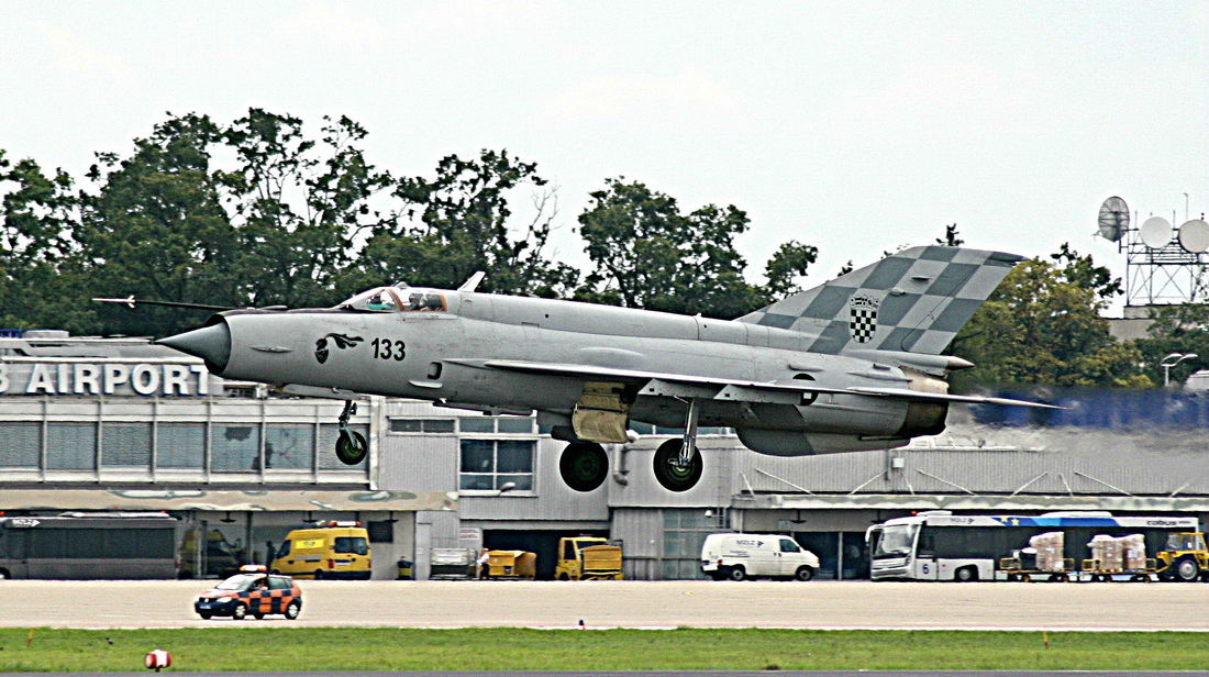 MiG-21bisD Croatia Air Force 133 Zagreb_Pleso (LDZA) July_23_2014