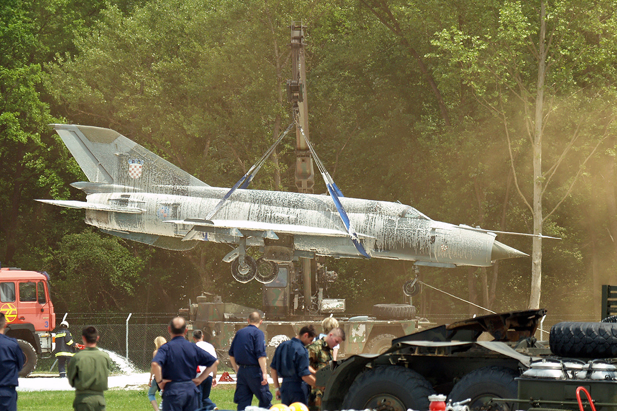 MiG-21bisD Croatia Air Force 107 Zagreb_Pleso (ZAG/LDZA) May_12_2007