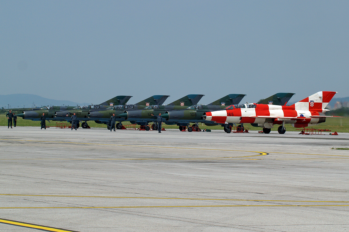 MiG-21UMD Croatia Air Force 165 Zagreb_Pleso (ZAG/LDZA) May_12_2007