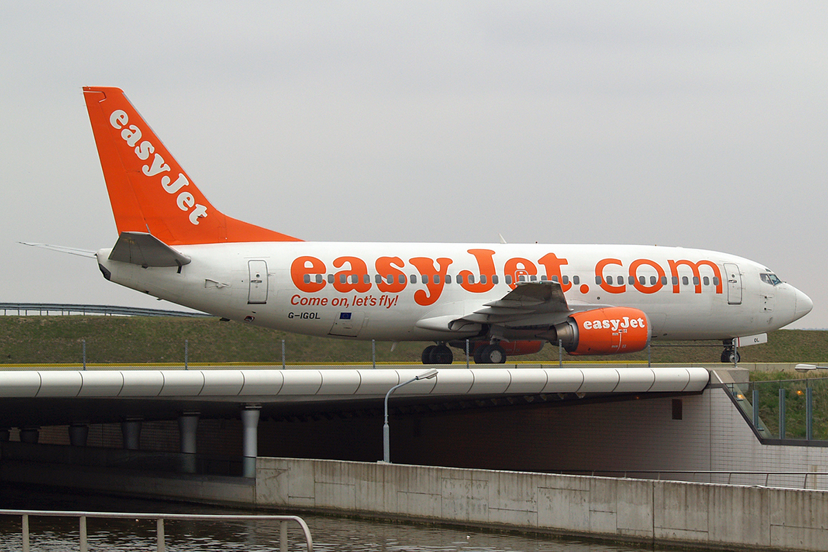 B737-36N EasyJet Airline G-IGOL Amsterdam Schiphol April_20_2006