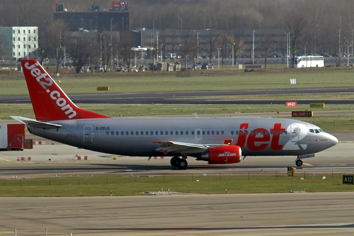 B737-377 Jet2 G-CELG Amsterdam_Schiphol (AMS/EHAM) March_29_2008